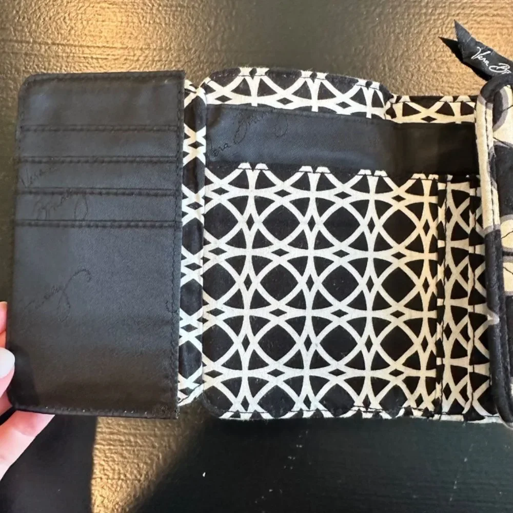 Vera Bradley Black & White Day & Night Pattern Floral Tri-Fold Wallet - EUC - Picture 8 of 8